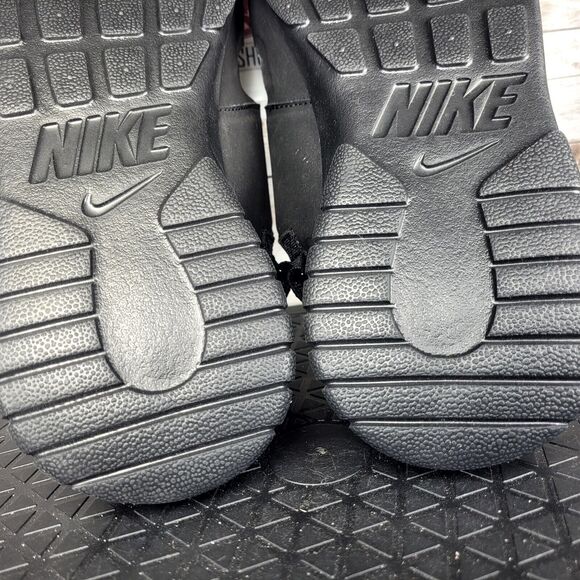 Nike Women's Size 10 Tanjun Comfort  Black/White Open Toe Sandals - Picture 8 of 10